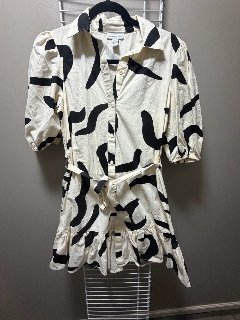 Sincerely Jules Black & Cream Abstract Button-Front Dress